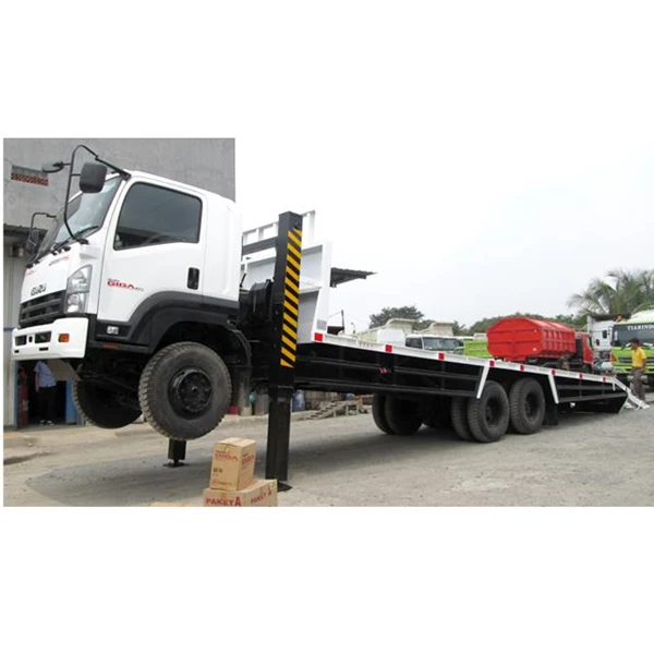 Vehicle Self loader with hydraulick jack dan winch
